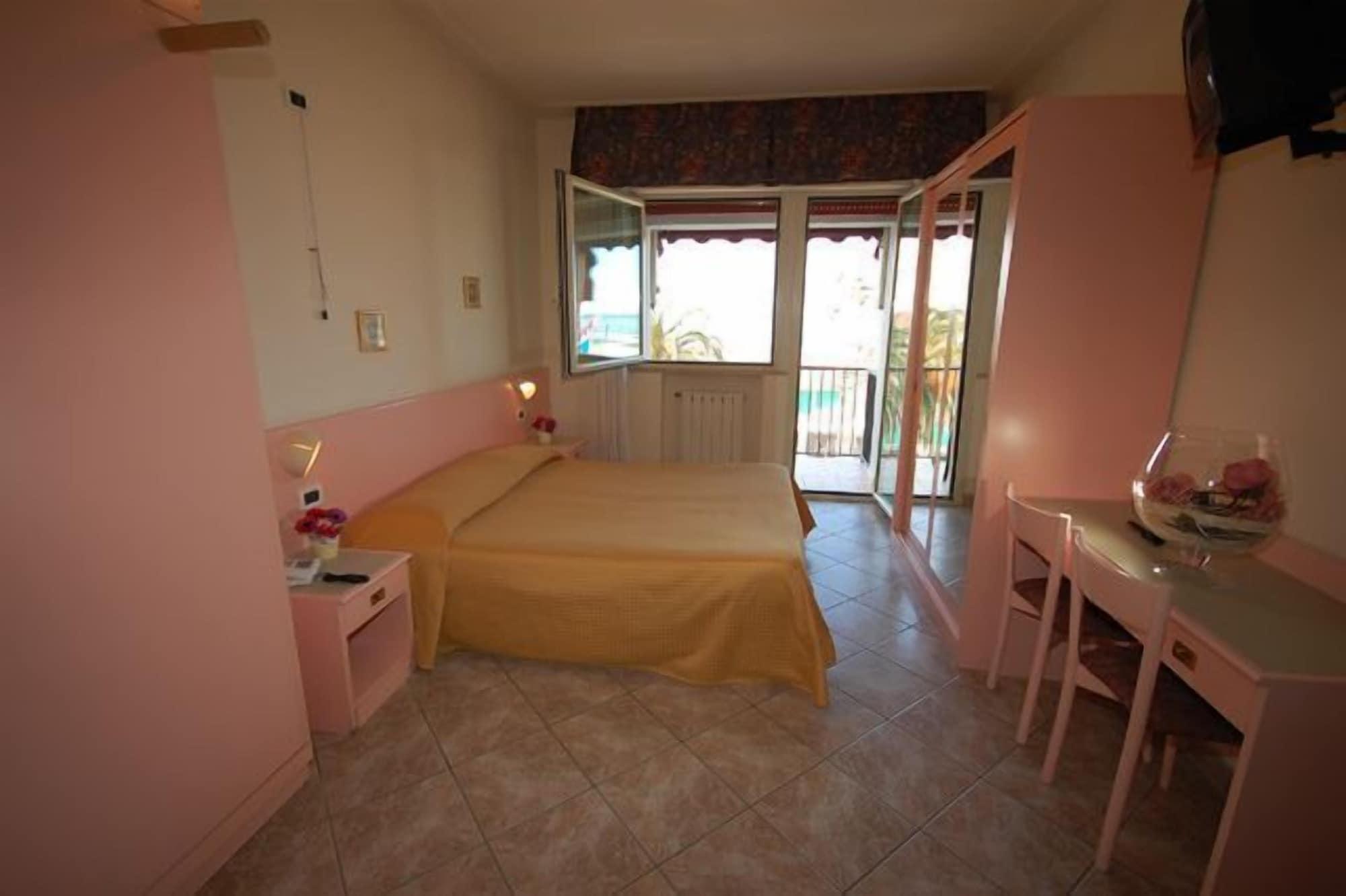 Hotel Bella Riviera Lungomare Viareggio Exterior photo